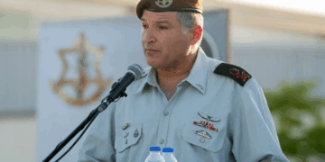 نتنياهو يدافع عن تعيين زيني وضباط في الشاباك يلوحون بالاستقالة