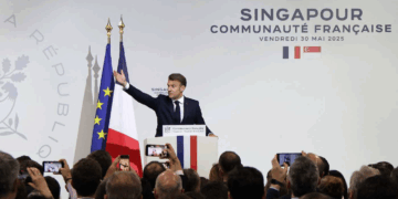 إسرائيل تتهم ماكرون بشن “حرب صليبية على الدولة اليهودية”