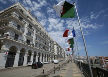 الجزائر تتهم فرنسا بخرق اتفاق “الجوازات الدبلوماسية” وتلوح برد مماثل