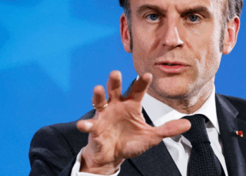 ماكرون غاضب من وزرائه بعد تقرير بشأن تأثير الإخوان في فرنسا