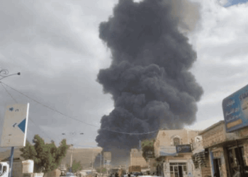 إسرائيل تشن غارات على مطار صنعاء وتعلن “تعطيله بالكامل”