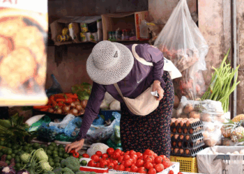 بينها الفلفل الحلو.. 5 أطعمة حمراء اللّون تعزز قدرات دماغك