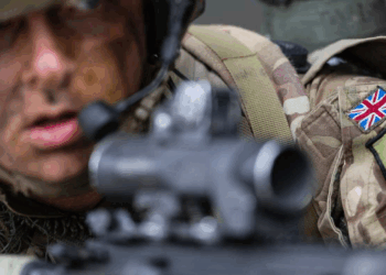 بريطانيا تستعد “سرا” لهجوم عسكري مباشر من روسيا