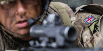 بريطانيا تستعد “سرا” لهجوم عسكري مباشر من روسيا