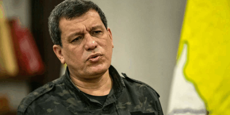 قائد “قسد” يعلق على حلّ حزب العمال الكردستاني