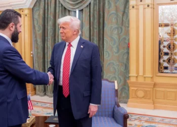 ترامب فاجأ الإدارة.. رفع العقوبات عن سوريا قد يستغرق شهورا