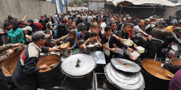 “الأغذية العالمي”: غزة على شفا الجوع.. والمساعدات عالقة خلف المعابر