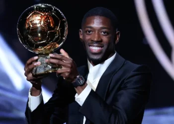 ديمبلي يتوج بالكرة الذهبية لعام 2025