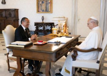 رئيس مجموعة GKSD السيد كمال الغريبي يزور قداسة البابا بروما يصفه “بالمرشد المستنير لتحديات العصر“ ويؤكد “أن الحوار بين الأديان سيكون في قلب حبريته“