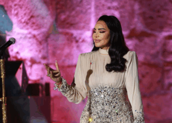 بدعوة من وزارة السياحة قامت بجولة سياحية روّجت من خلالها لتونس أحلام تختتم مهرجان قرطاج بذكريات لا تنسى في حفل رائع أشاد به الإعلام التونسي ووسائل التواصل الاجتماعي