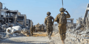 هآرتس: سلامة الأسرى وبطء نزوح السكان يعيقان خطط الجيش الإسرائيلي بغزة