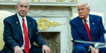 خلال اتصال هاتفي بمشاركة ترامب مع رئيس الوزراء القطري.. نتنياهو يستجيب لشرط قطر لاستمرار وساطتها بين تل أبيب وحركة “حماس” ويُقدم اعتذاره عن الهجوم الذي استهدف الدوحة