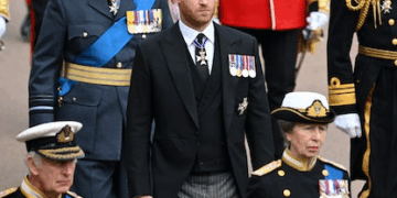 الأمير هاري يعود إلى بريطانيا.. وحديث عن “لم الشمل”