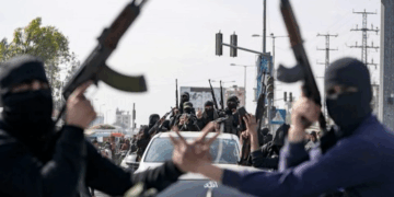 إسرائيل تدخل مرحلة جديدة في إدارة قطاع غزة وتبدأ بتأسيس “مليشيات محلية مسلحة”.. وهذه أهدافها ومهامها!