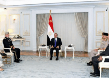 مصر تؤكد لواشنطن أهمية وقف إطلاق النار بغزة واحتواء التصعيد بالمنطقة.. والسيسي يتهم إسرائيل بتوسيع عملياتها العسكرية بغزة لاجبار الفلسطينيين على مغادرة أرضهم وتنفيذ مخطط التهجير القسري