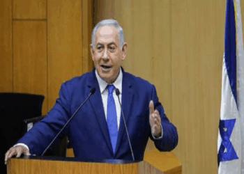 “هآرتس”: نتنياهو أمر الجيش الإسرائيلي بهدم غزة من جذورها وتحويلها إلى غنيمة عقارية .. ووعوده بالقضاء على حركة حماس “فارغة” ويجب على من كانوا يصدقون أكاذيب الحكومة أن يقفوا صفًا واحدًا لوقف هذه الفظائع