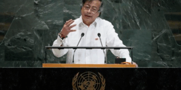 الرئيس الكولومبي يدعو لحشد المتطوعين لقتال إسرائيل في غزة: دعونا نتحد لنشكل أقوى جيش في العالم