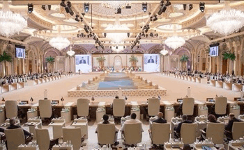 اجتماع وزاري مغلق عشية قمة عربية إسلامية بقطر.. ورئيس الوزراء القطري يطالب بإجراءات ملموسة لوقف التمادي الإسرائيلي.. وفصائل فلسطينية تدعو قمة الدوحة لتشكيل تحالف عربي دولي لوقف الإبادة بغزة