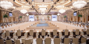 اجتماع وزاري مغلق عشية قمة عربية إسلامية بقطر.. ورئيس الوزراء القطري يطالب بإجراءات ملموسة لوقف التمادي الإسرائيلي.. وفصائل فلسطينية تدعو قمة الدوحة لتشكيل تحالف عربي دولي لوقف الإبادة بغزة