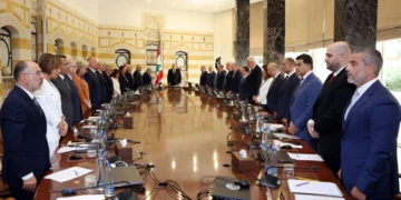 الحكومة اللبنانية تقر خطة الجيش لحصر السلاح… ولا مهلة زمنية