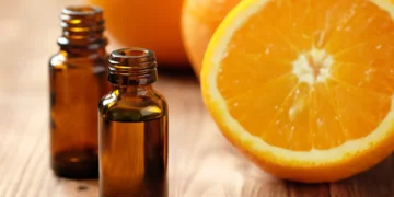 زيت البرتقال.. إكسير طبيعي لبشرة مشرقة وشابة