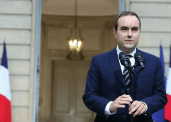 رئيس الوزراء الفرنسي قدم استقالته