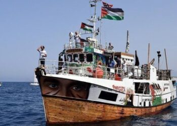 “أسطول الصمود”: إسرائيل طلبت تغيير مسار سفننا لكننا ماضون إلى غزة ونتوقع عملية اعتراض غير قانونية للأسطول خلال الساعة القادمة