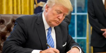 ترامب: الرهائن في غزة سيعودون إلى إسرائيل الإثنين والقطاع سيتم بناؤه بأموال دول المنطقة وسيكون أكثر أمانا