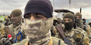 اندلاع اشتباكات مسلحة عنيفة بين قوات الأمن السورية وجهاديين فرنسيين في محافظة إدلب قرب الحدود مع تركيا