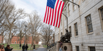 إثر التضامن مع فلسطين.. ضغوط تدفع هارفارد لتقليص مقاعد الدكتوراه