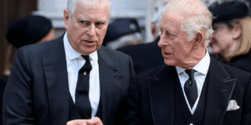 بريطانيا.. الملك تشارلز يجرد شقيقه الأمير أندرو من ألقابه