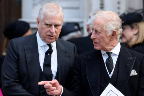بريطانيا.. الملك تشارلز يجرد شقيقه الأمير أندرو من ألقابه