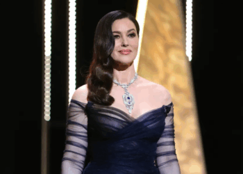 انفصلت مؤخرا عن حبيبها المخرج الأمريكي تيم بيرتون بهدوء ومودةمونيكا بيلوتشي واحد وستون عاما من الجمال والإبداع .. أيقونة السينما ووجه دار كارتيه