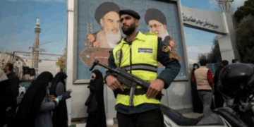 روسيا للأمريكيين: إيران تستطيع “الدفاع عن نفسها” ولا تحتاج لخدماتنا العسكرية