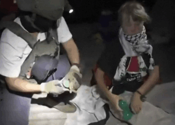 الجيش الإسرائيلي يعتلي عدة قوارب تابعة لأسطول الصمود العالمي