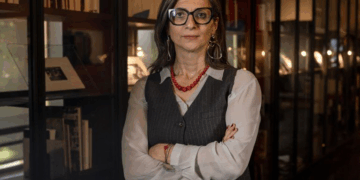 تعدّ العقوبات الأميركية بحقها “أساليب مافيا”فرانشيسكا ألبانيزي : جمدت أرصدتي ومنعت من السفر لأمريكا وعائلتي بأكملها تدفع الثمن !