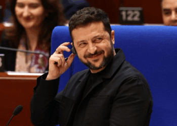 زيلينسكي يبدي استعداده للانضمام الى قمة ترامب وبوتين حال دعوته