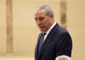 الشيخ ومدير المخابرات الفلسطينية يصلان القاهرة في زيارة مفاجئة.. و”الكابينت” ينعقد لبحث المرحلة التالية من اتفاق غزة