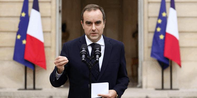 فرنسا أمام 48 ساعة مفصلية مع مشاورات “الفرصة الأخيرة”: حكومة أم انتخابات مبكرة؟