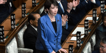 أول امرأة تترأس رئاسة الوزراء في تاريخ البلاد