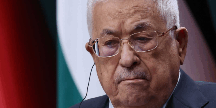 عباس يصدر إعلانا دستوريا بشأن حالة “شغور منصب الرئيس”