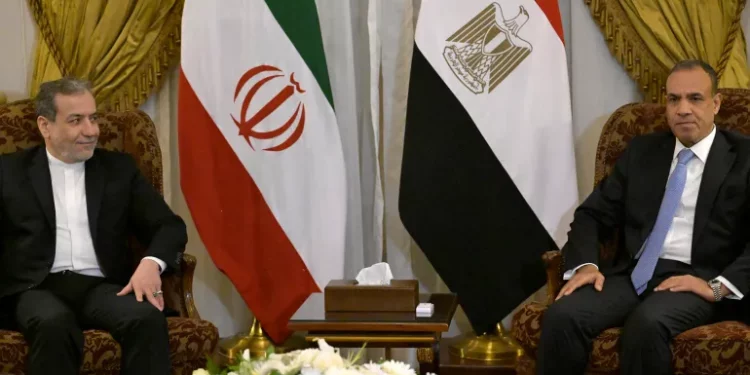 القاهرة تبحث مع طهران ووكالة الطاقة الذرية تطورات ملف إيران النووي