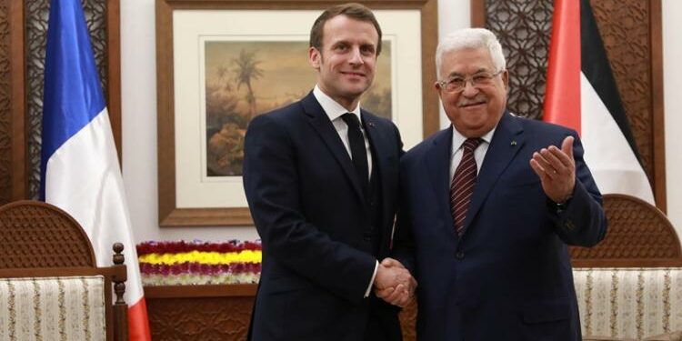 الرئيس الفلسطيني يجدّد أمام ماكرون التزامه بإجراء إصلاحات تشمل تنظيم انتخابات رئاسية وبرلمانية في أقرب وقت ممكن