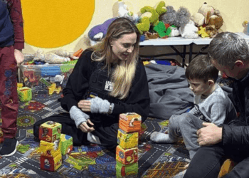 أنجلينا جولي تجري “زيارة مفاجئة” إلى جنوب أوكرانيا