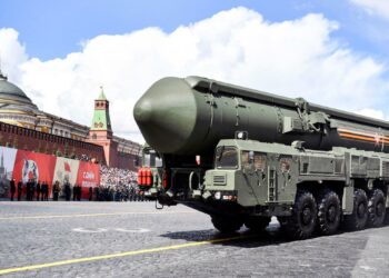 لافروف: نعمل على تنفيذ أمر بوتين بالاستعداد لتجربة نووية