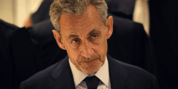 “مذكرات سجين”.. ساركوزي يستعد لنشر كتابه عن أيامه العشرين وراء القضبان