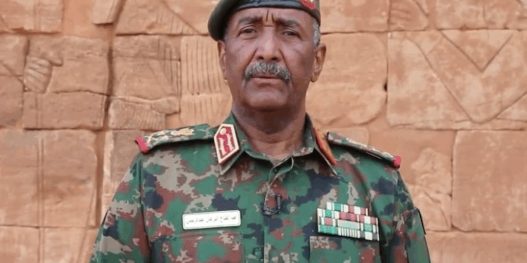 البرهان يعلن التعبئة العامة ويدعو السودانيين لحمل السلاح