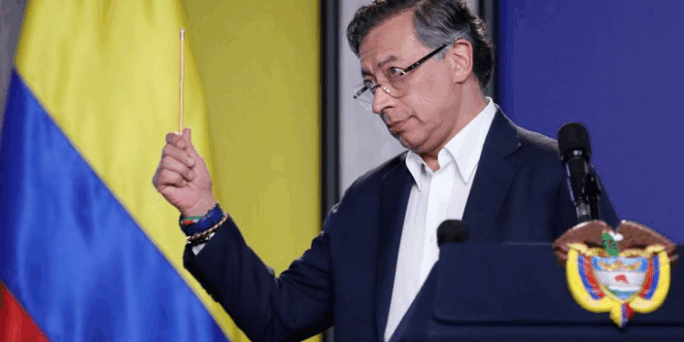 الرئيس الكولومبي بيترو يعرب عن مخاوف من محاولة اغتياله !