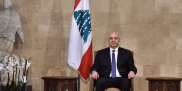 الرئيس اللبناني: لا خيار أمامنا سوى التفاوض لتحقيق الاستقرار