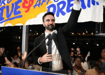 بفوزه حقق أكبر مفاجأة في تاريخ أمريكا الحديث ممداني يفوز بمنصب عمدة نيويورك بفارق 100 ألف صوت على منافسه الجمهوري .. وترامب يبرر الخسارة !